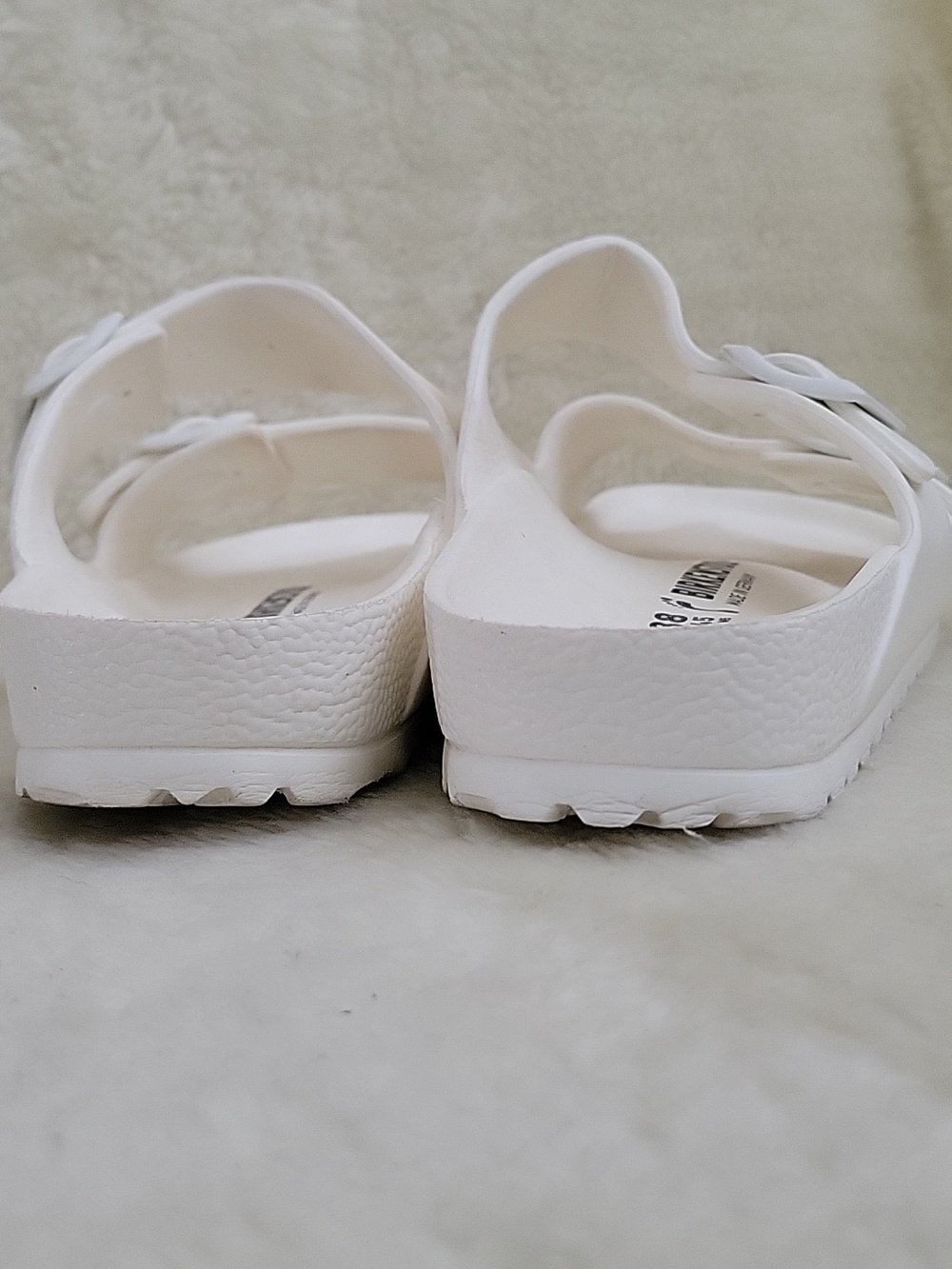 BIRKENSROCK White Arizona EVA Slide Sandals. Size 38. - Picture 4 of 15